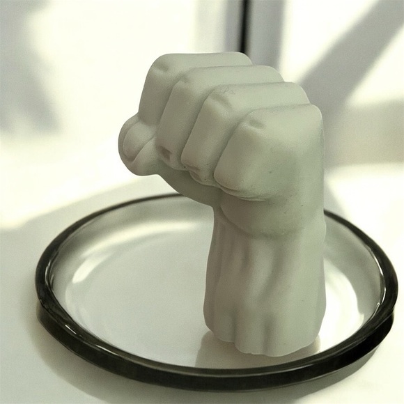 Hulk fist soap apple cherry scented handmade 3x4in shea butter based 6oz - Picture 2 of 3